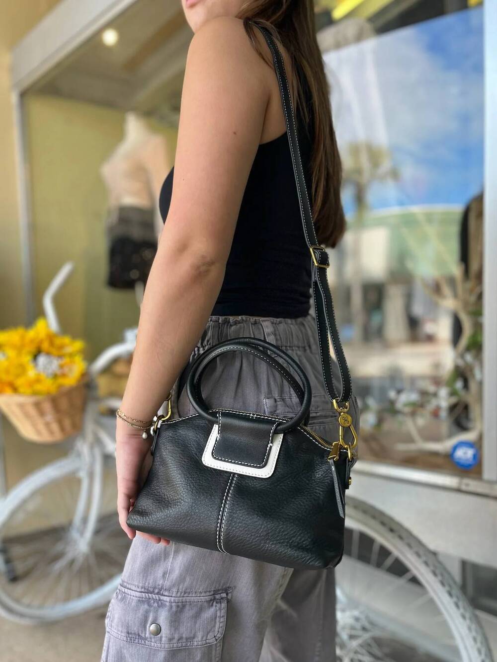 NEW HOBO women's sheila top zip crossbody bag in black
